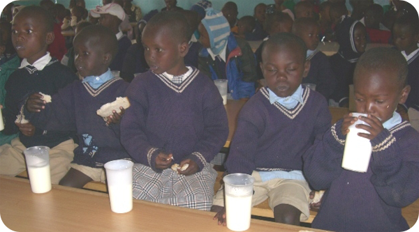 Orphanage_kids_drinking_milk