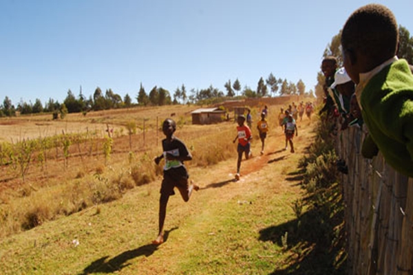 kenyans boys running